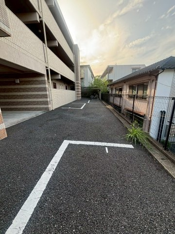 CozyLinkの駐車場
