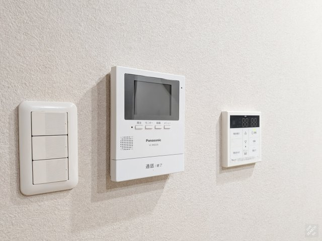 甲南第10兵庫コーポラスの設備|操作が手元で行える、便利な給湯器のリモコンです。