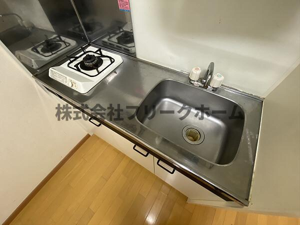 三鷹市井の頭３丁目のアパートのキッチン
