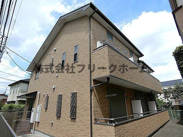 三鷹市井の頭３丁目のアパートの外観