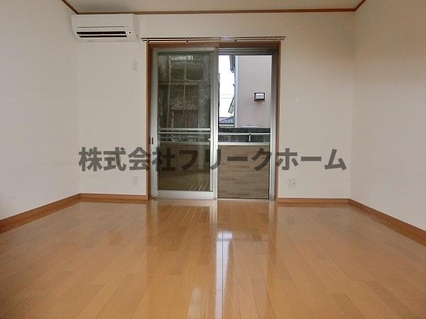 三鷹市井の頭３丁目のアパートの寝室