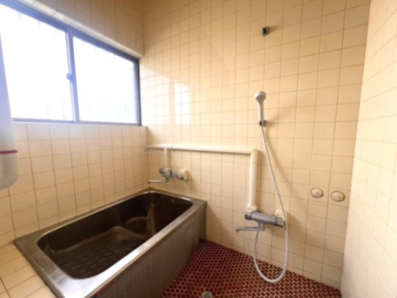 栃木市大町　中古戸建、和の趣と広さが魅力のゆとりある戸建住宅、新栃木駅まで歩いて8分♪の浴室