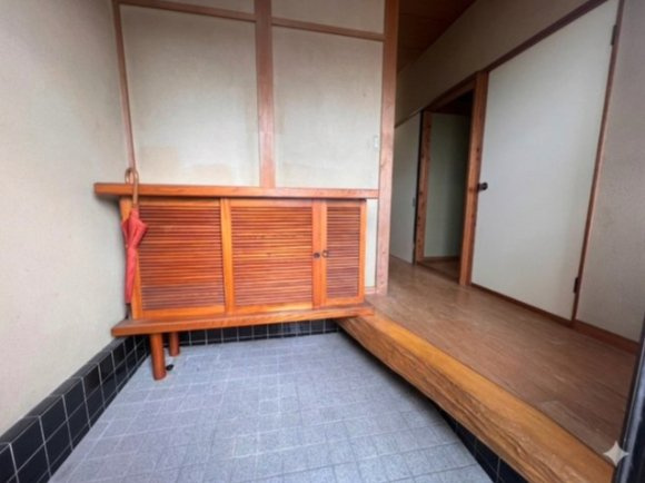 栃木市大町　中古戸建、和の趣と広さが魅力のゆとりある戸建住宅、新栃木駅まで歩いて8分♪の玄関|玄関です