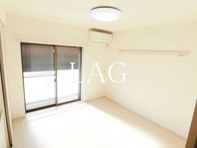 【居間・リビング】 | リブリ・パープルヒルⅡ | 洋室のお部屋です。