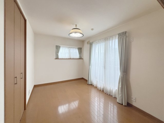 厚木市中荻野戸建の洋室|洋室約6.0帖⓵