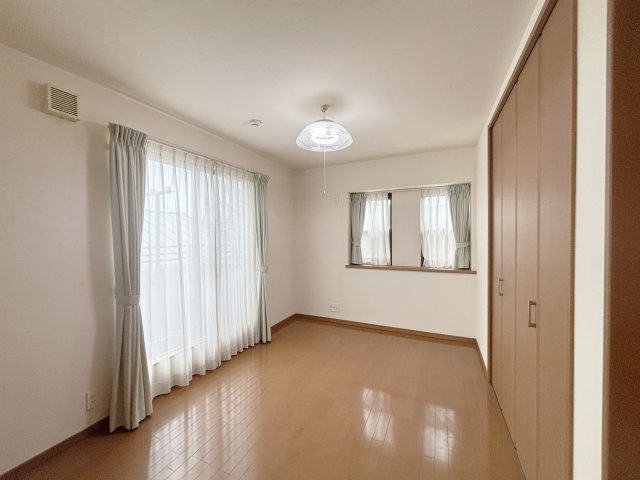 厚木市中荻野戸建の洋室|洋室約6.0帖②