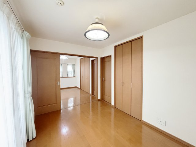 厚木市中荻野戸建の洋室|洋室①と洋室②は一体としての利用も可能です