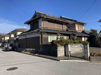 【前面道路含む現地写真】 | （商談中）敷地100坪超、建物64坪の広いお家