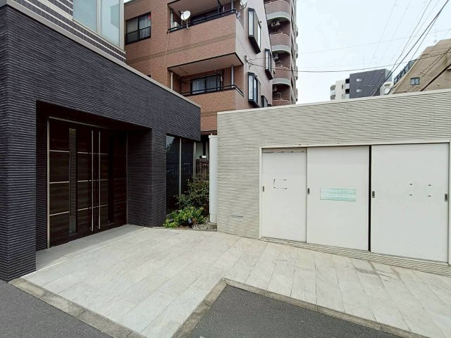 LUMIEREのエントランス
