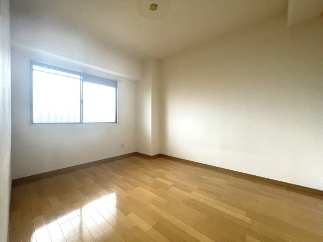 サーパス鷹子の洋室|北東洋室子供部屋にも使いやすいです！