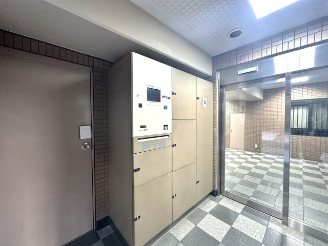 ニューキャピタル押上の設備|不在時でも荷物の受け取りができる宅配ボックス付きで、毎日がもっと便利に。
