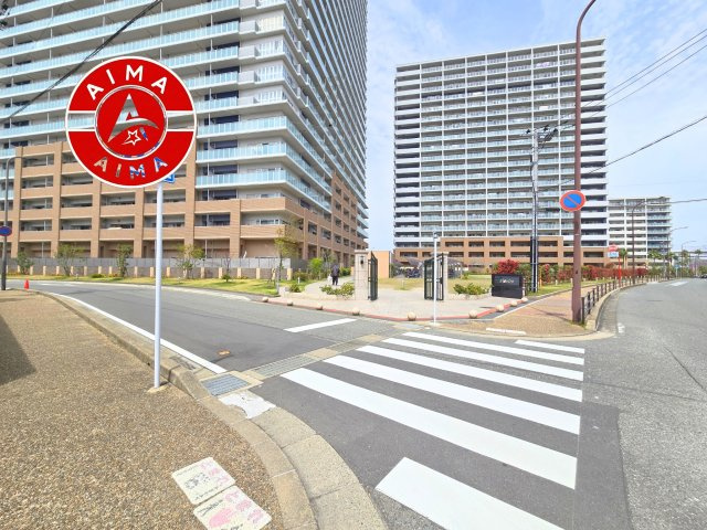 ロイヤルマンション西新の完成予想図|前面道路含む現地写真です。