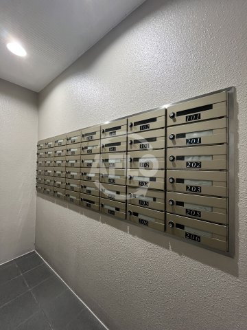 エミネンス新大阪の内装|メールボックス