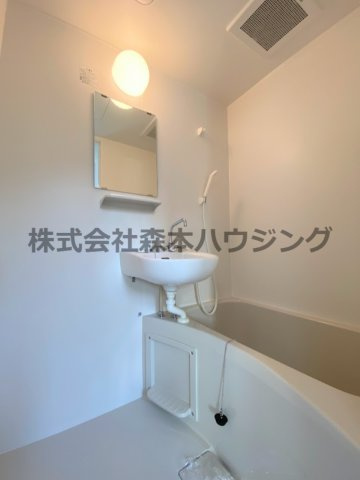【浴室】 | 　SENSE　SNT | 落ち着いた空間のお風呂です