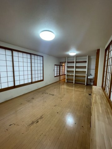 北区小山元町のおうちの洋室|2F16帖の洋室です。