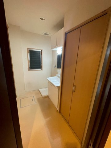 北区小山元町のおうちのその他|大きな収納のある洗面所！