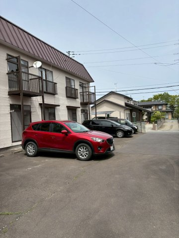 宮城県大崎市1棟アパート　の駐車場