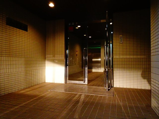 ドムス金城のエントランス