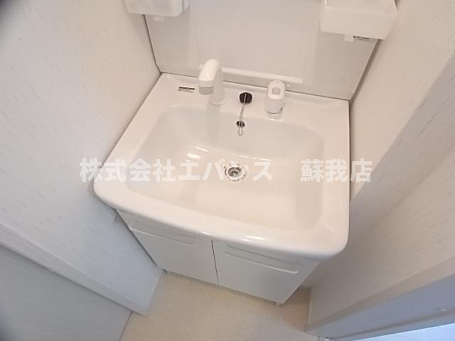 【独立洗面台】 | フォレストツインハウスII | 使いやすい独立洗面台です