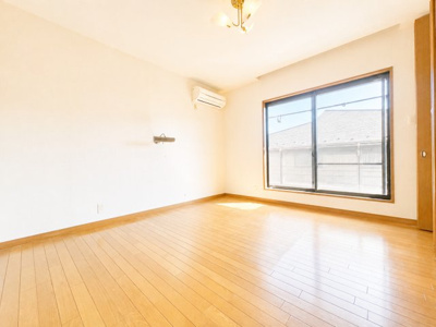 【洋室】 | ◆旭区中沢3丁目　中古戸建◆ | ◆柔らかい陽光が差し込む明るいお部屋を演出する設計。彩光の取れる窓が気持ちの良いお部屋を創り上げます。