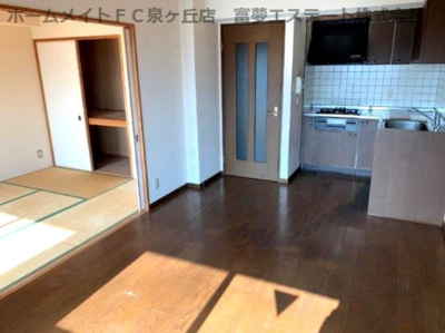 【居間・リビング】 | PRIME COURT | ※同物件・反転タイプの写真