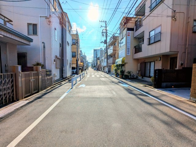 江東区石島の売地の前面道路含む現地写真|～8mの広々南側道路写真～