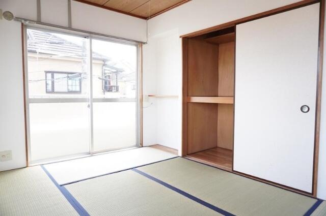 松川マンションのその他|６帖の和室