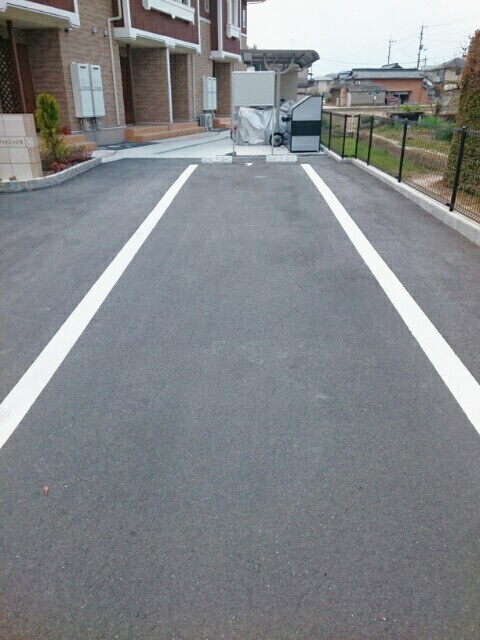 ウッディビレッジⅡの駐車場
