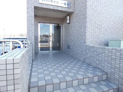 ★ガラス戸のエントランス★