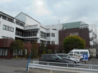 康明会病院まで900ｍ