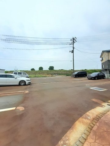 パルトネールの駐車場