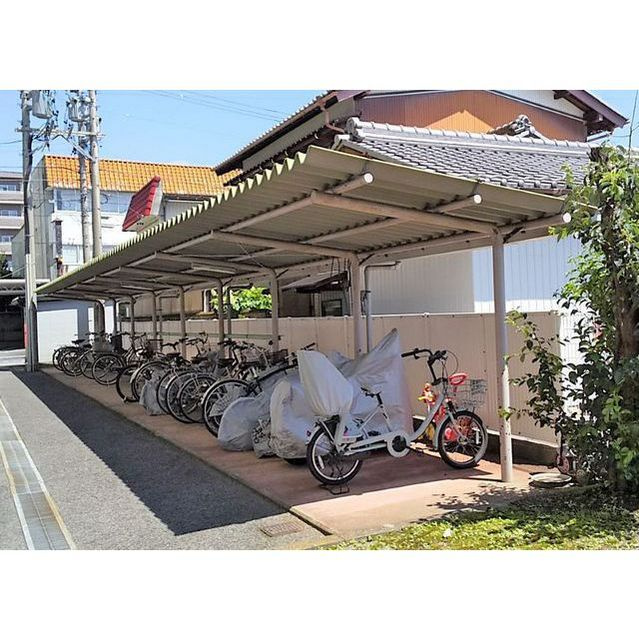 メゾン孝東の駐車場|駐輪場