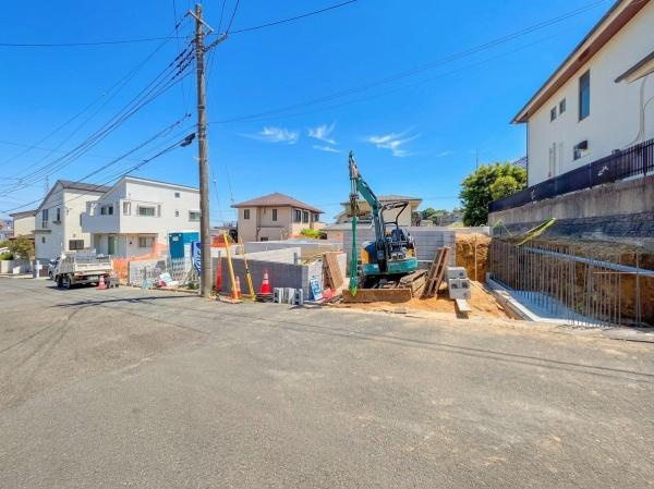 横浜市鶴見区梶山２丁目の新築一戸建の前面道路含む現地写真|車通りが少ない為、小さなお子様にも安心です。
是非一度、現地へ起こしください。
