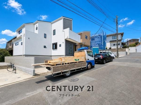 横浜市鶴見区梶山２丁目の新築一戸建の前面道路含む現地写真|陽当りの良さ、住環境を現地にてご確認下さい！
周辺環境も合わせてご案内させていただきます！