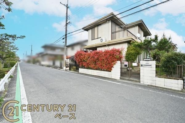 磯城郡田原本町大字八尾の中古一戸建の前面道路含む現地写真