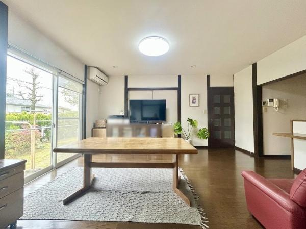【居間・リビング】 | 西区月が丘3丁目　中古戸建