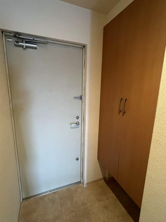 アジュール西端の玄関