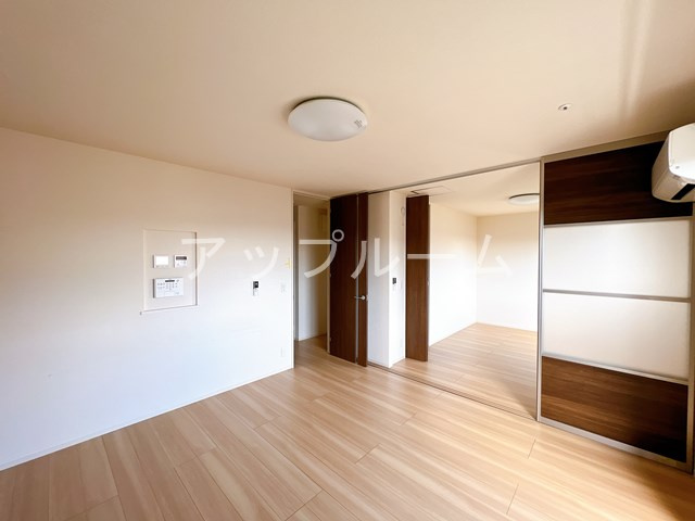 リジュールの洋室