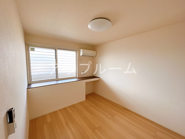 リジュールの洋室