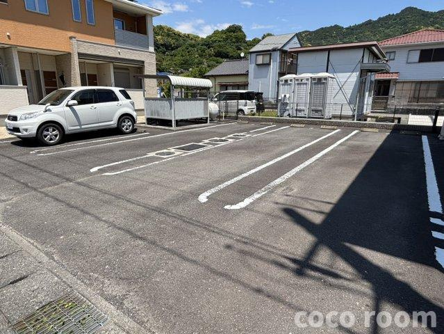 フィオーレ　Ⅰの駐車場