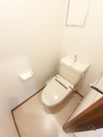 ベルフラワーⅠのトイレ|シンプルで使いやすいトイレです