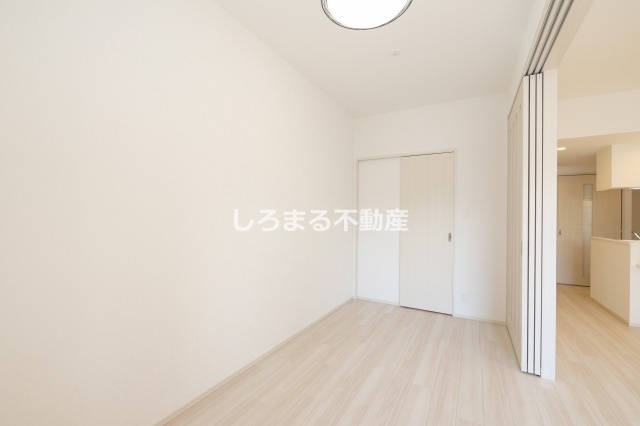 プレジオ九条の洋室