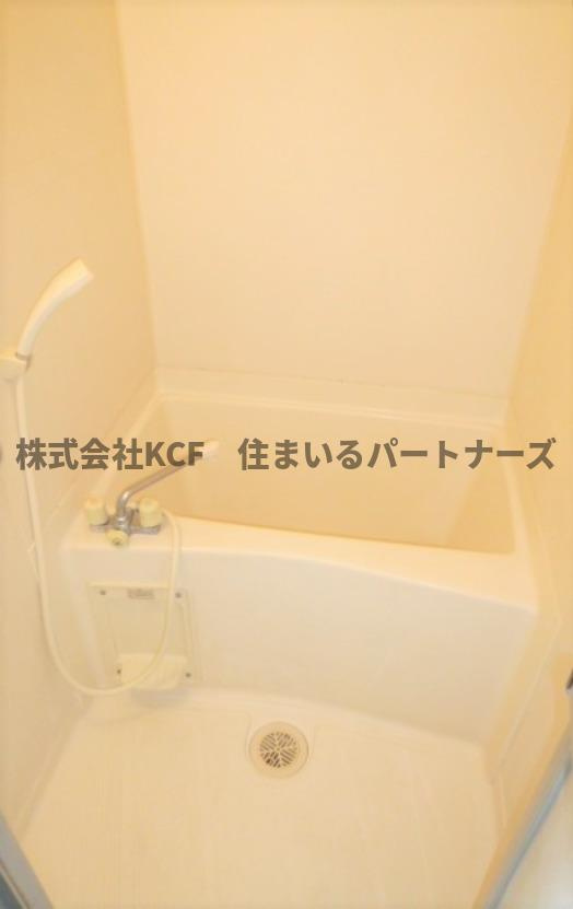 シャルムⅠの浴室|日々の疲れを癒すお風呂付です