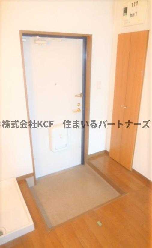 シャルムⅠの玄関|明るい玄関です