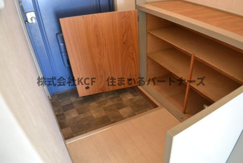 丸善インタービルの玄関|明るい玄関です