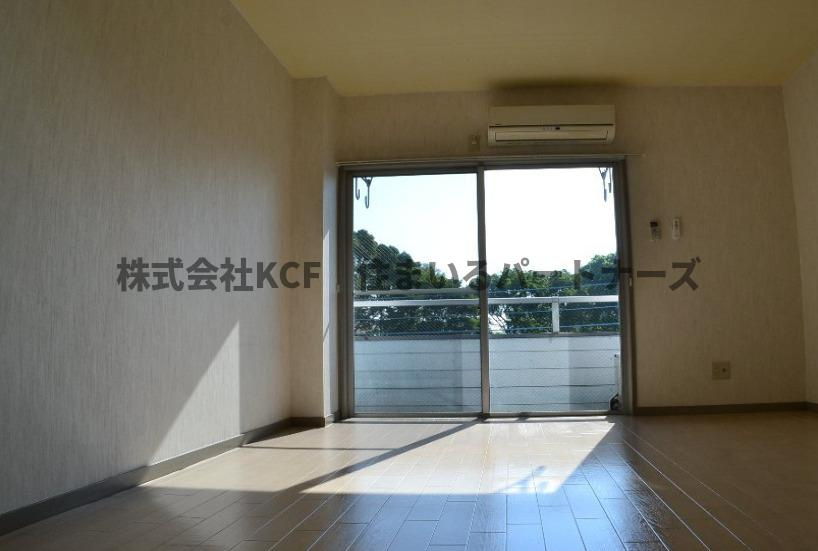 丸善インタービルの洋室|居間です