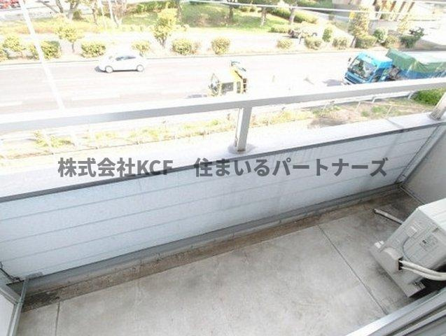 丸善インタービルのバルコニー|バルコニーからの眺めを楽しみながら食事をしませんか