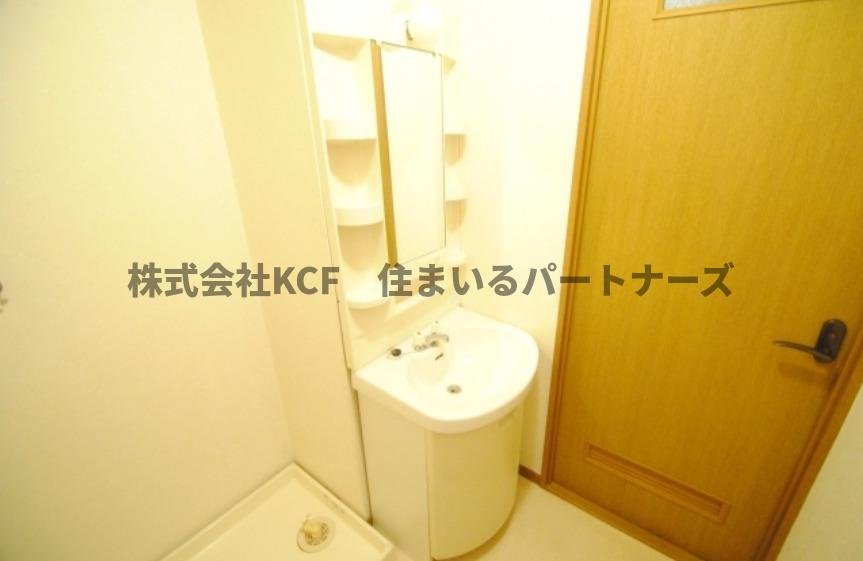 8LEAVESの洗面所|脱衣スペースもあります