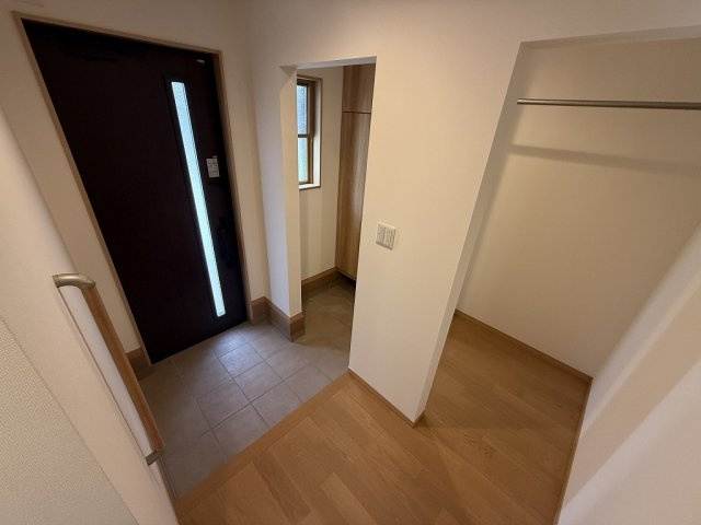 緑町2丁目中古戸建の玄関