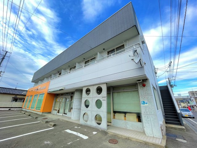 アミューズシバタＣ棟の外観